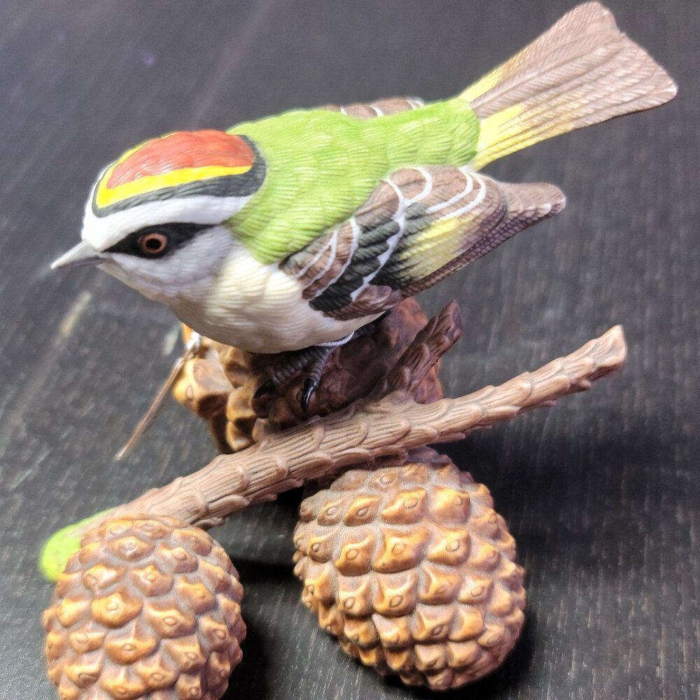 Lenox 1991 Garden Birds Figurine of a Golden Crowned Kinglet